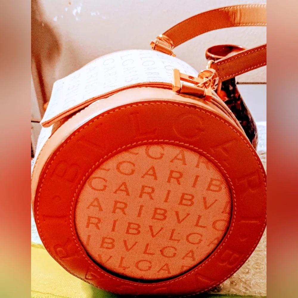 Bvlgari B-Zeto I Tan/Cream Logomania Cylinderical Made in Italy RV EAET Purse . - Picture 7 of 16